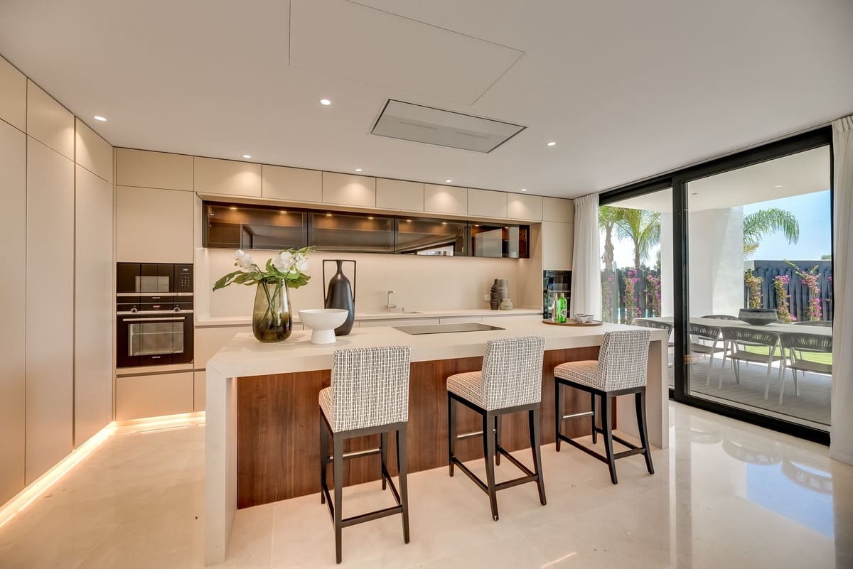 5 soverom Villa til salgs i Golden Mile med svømmebasseng garasje - € 3 950 000 (Ref: 9243822)