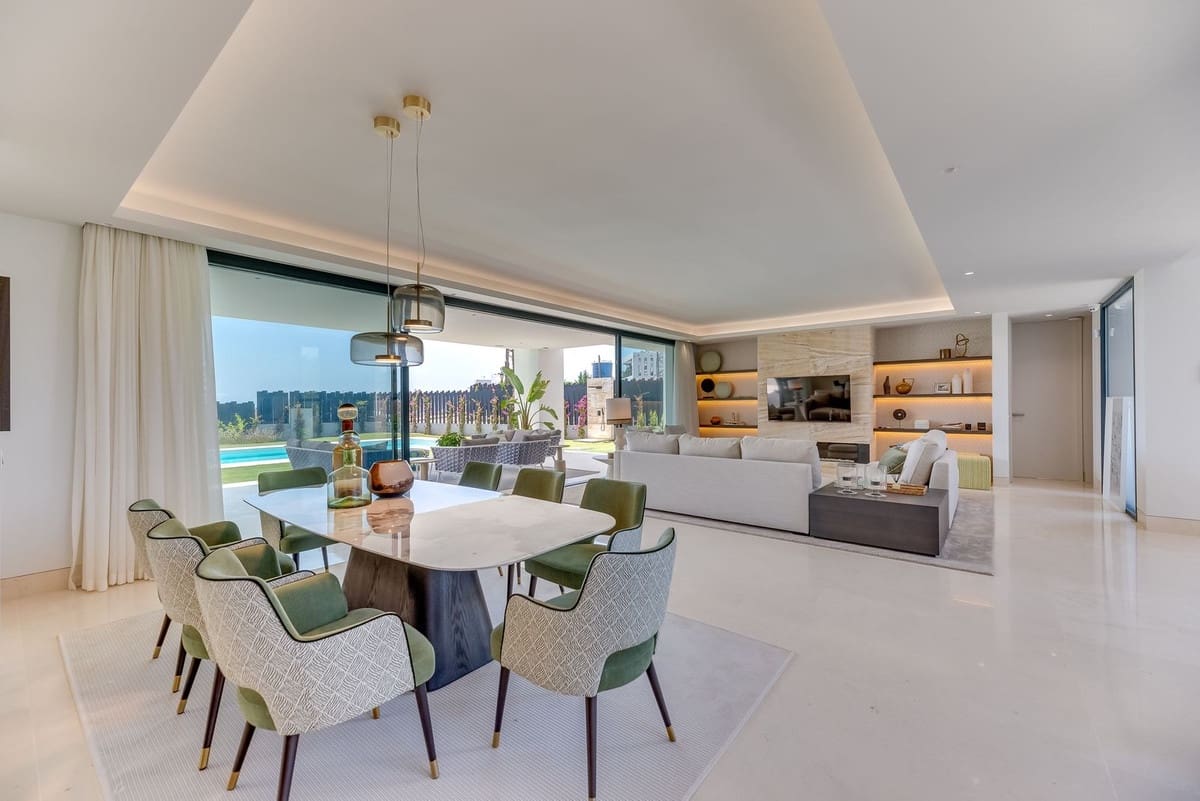 5 bedroom Villa for sale in Golden Mile with pool garage - € 3,950,000 (Ref: 9243822)