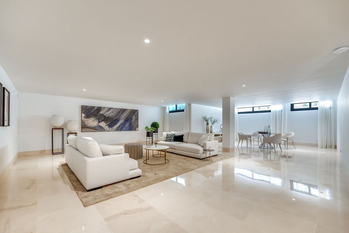 5 bedroom Villa for sale in Golden Mile with pool garage - € 3,950,000 (Ref: 9243822)