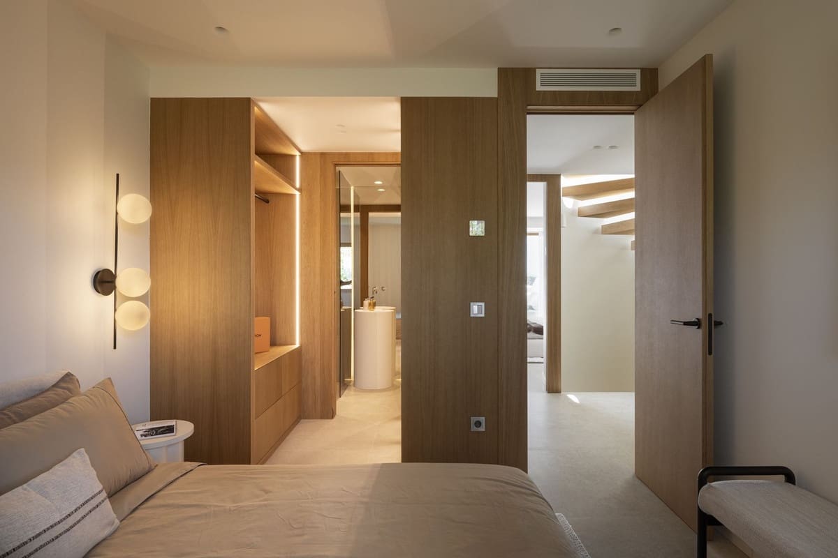 Casa de 4 habitaciones en Aloha Golf en venta con piscina garaje - 1.795.000 € (Ref: 9245769)