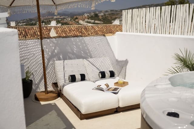 Casa de 4 habitaciones en Aloha Golf, Marbella en venta con piscina garaje - 1.795.000 € (Ref: 9245769)