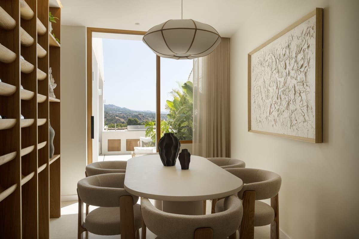 Casa de 4 habitaciones en Aloha Golf en venta con piscina garaje - 1.795.000 € (Ref: 9245769)