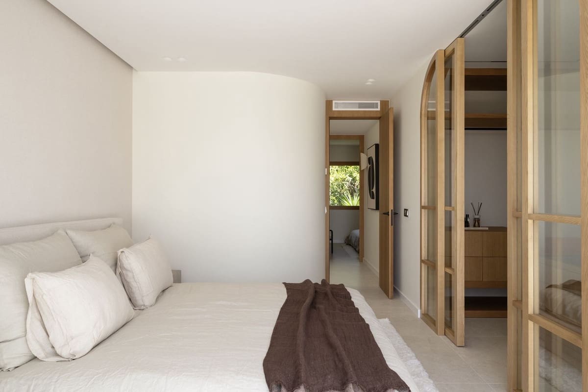 Casa de 4 habitaciones en Aloha Golf en venta con piscina garaje - 1.795.000 € (Ref: 9245769)