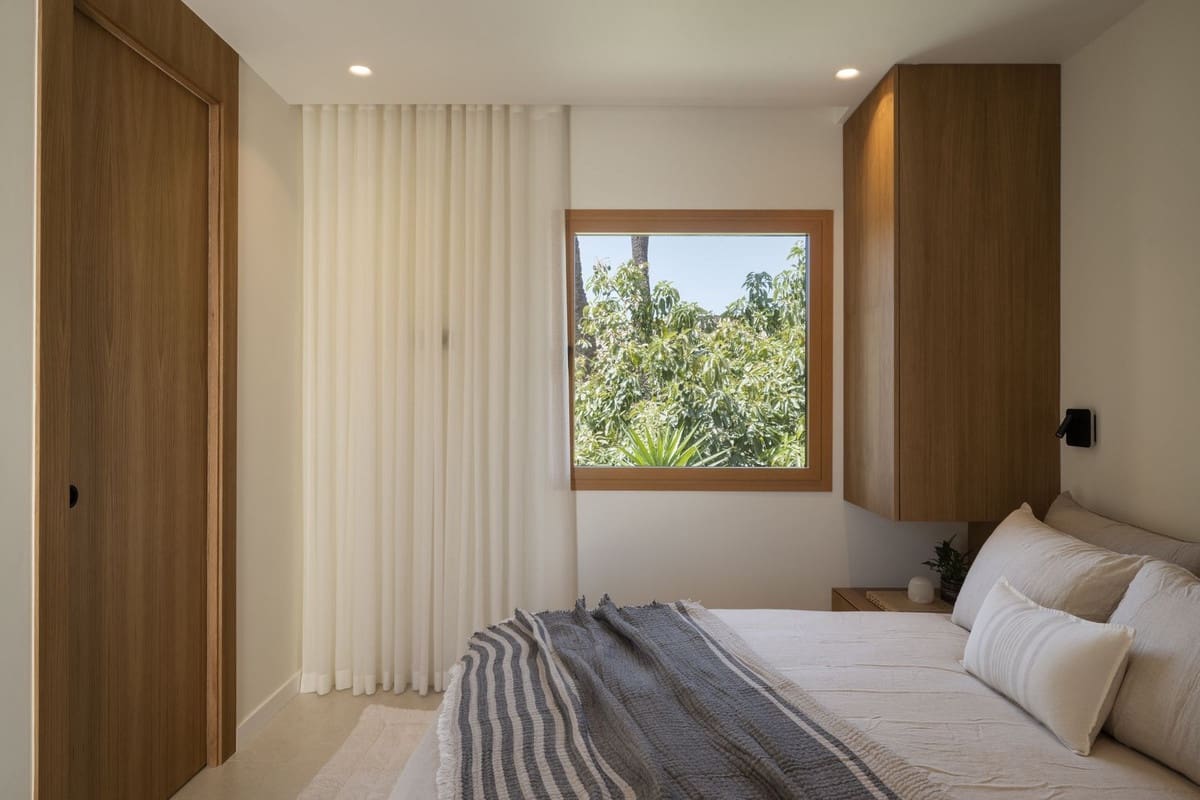 Casa de 4 habitaciones en Aloha Golf en venta con piscina garaje - 1.795.000 € (Ref: 9245769)