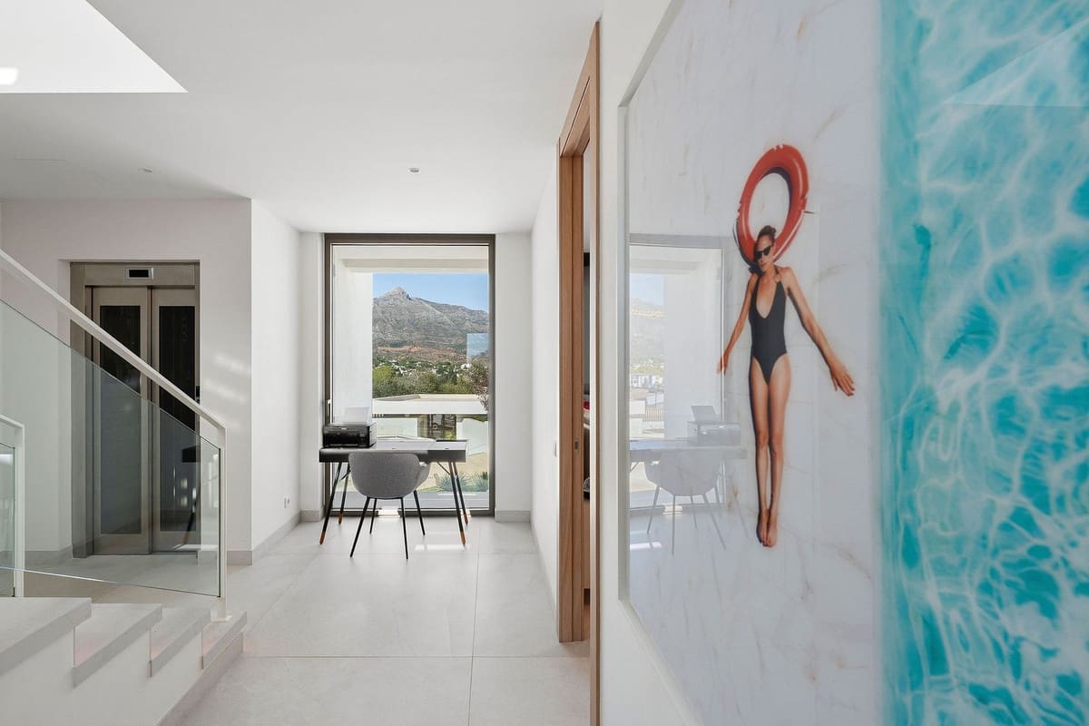 4 camera da letto Villa in vendita in Nueva Andalucia con piscina garage - 4.650.000 € (Rif: 9246149)