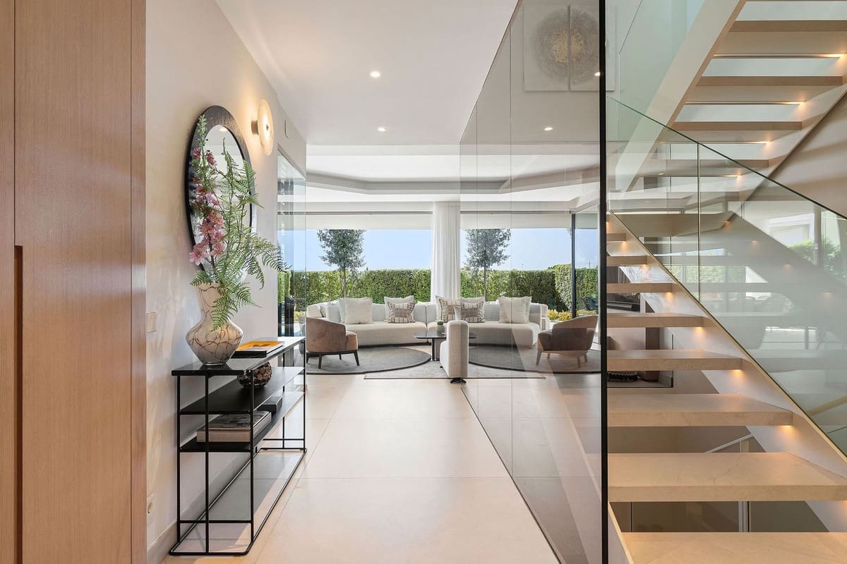 4 soveværelse Villa til salg i Nueva Andalucia med swimmingpool garage - € 4.650.000 (Ref: 9246149)