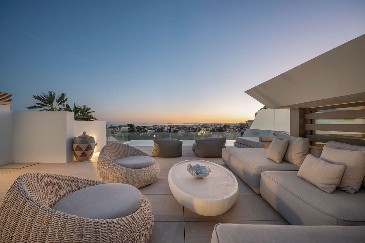 4 soveværelse Villa til salg i Nueva Andalucia med swimmingpool garage - € 4.650.000 (Ref: 9246149)