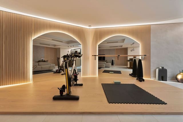 4 chambre Villa/Maison à vendre à Nueva Andalucia, Marbella avec piscine garage - 4 650 000 € (Ref: 9246149)