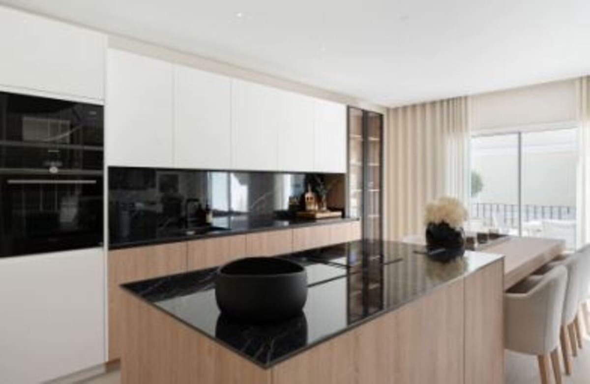 Apartamento de 4 habitaciones en Marbella en venta con piscina garaje - 1.295.000 € (Ref: 9251525)