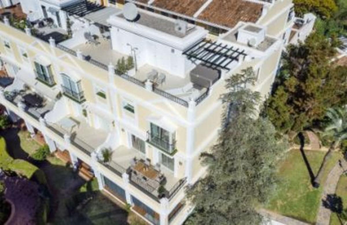 Apartamento de 4 habitaciones en Marbella en venta con piscina garaje - 1.295.000 € (Ref: 9251525)