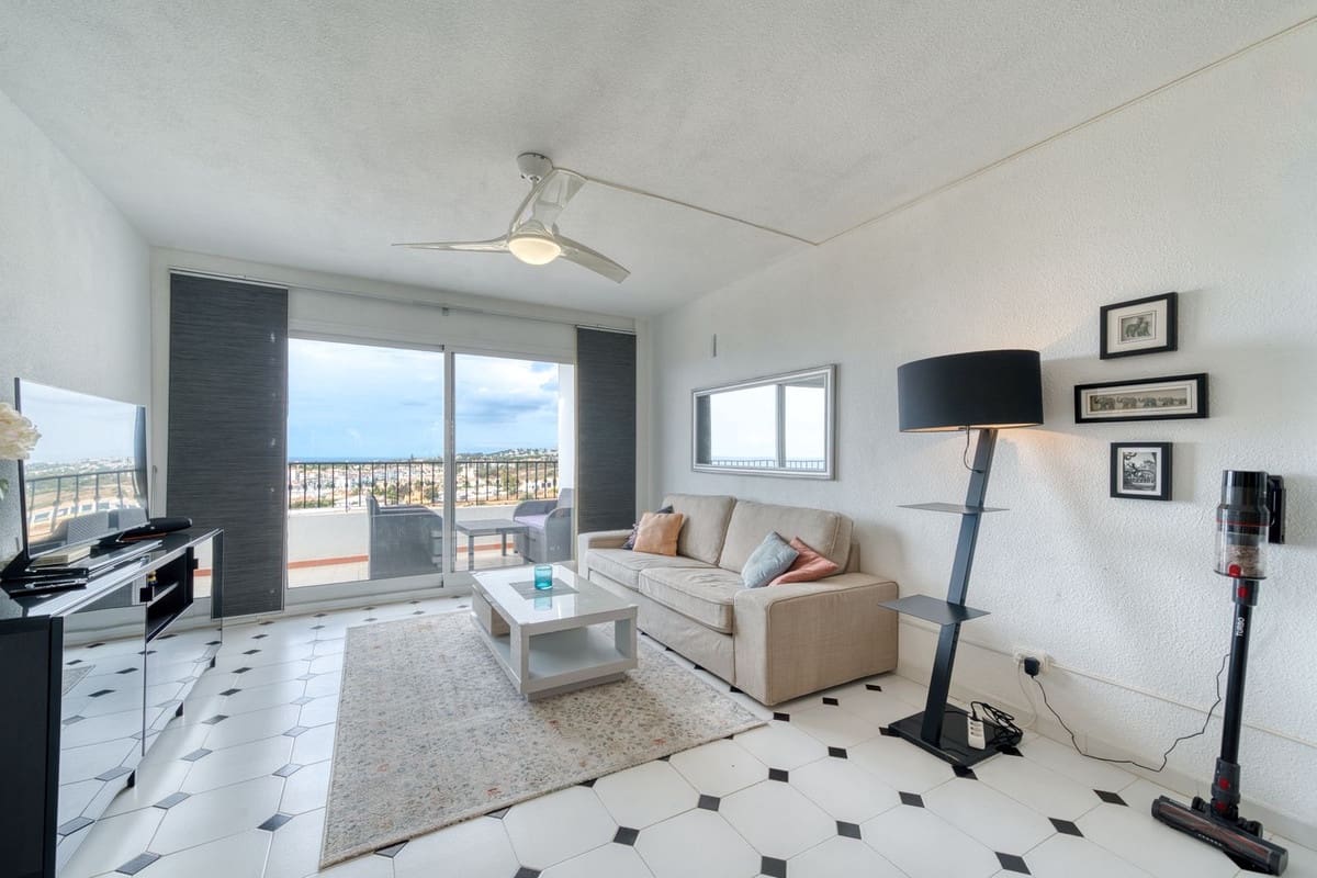 2 slaapkamer Penthouse te koop in Riviera del Sol met zwembad - € 299.000 (Ref: 9255891)