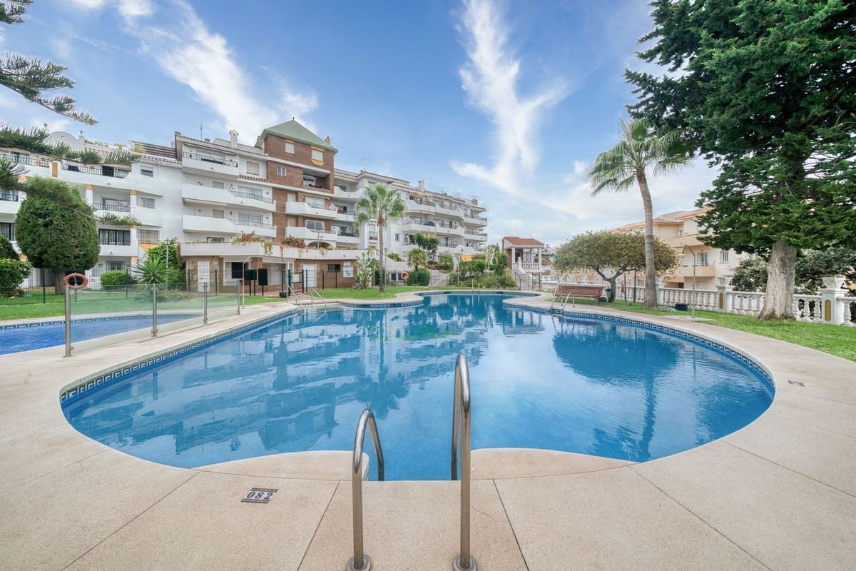 2 slaapkamer Penthouse te koop in Riviera del Sol met zwembad - € 299.000 (Ref: 9255891)