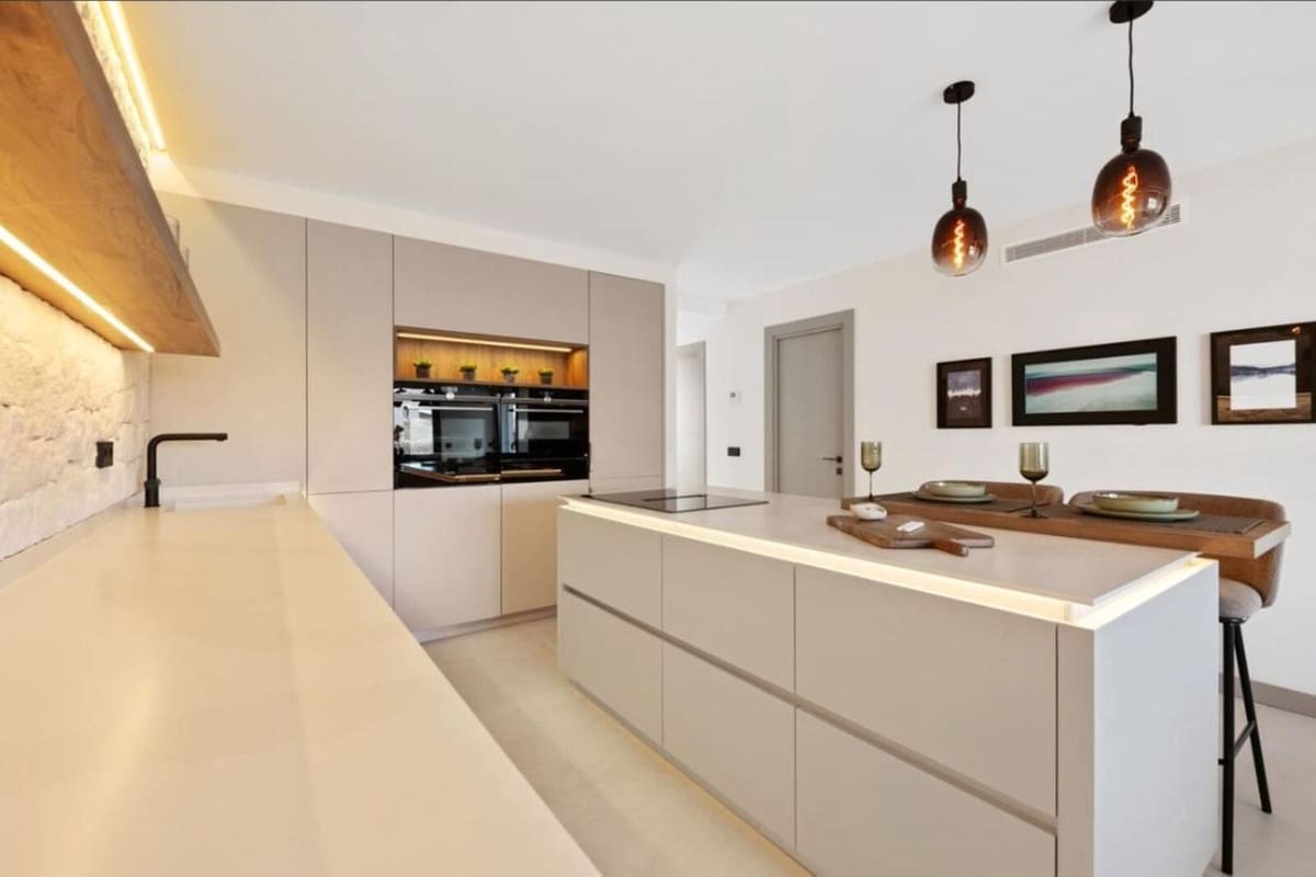 2 bedroom Penthouse for sale in Marbella with garage - € 480,000 (Ref: 9255893)