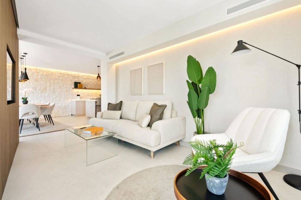 2 bedroom Penthouse for sale in Marbella with garage - € 480,000 (Ref: 9255893)