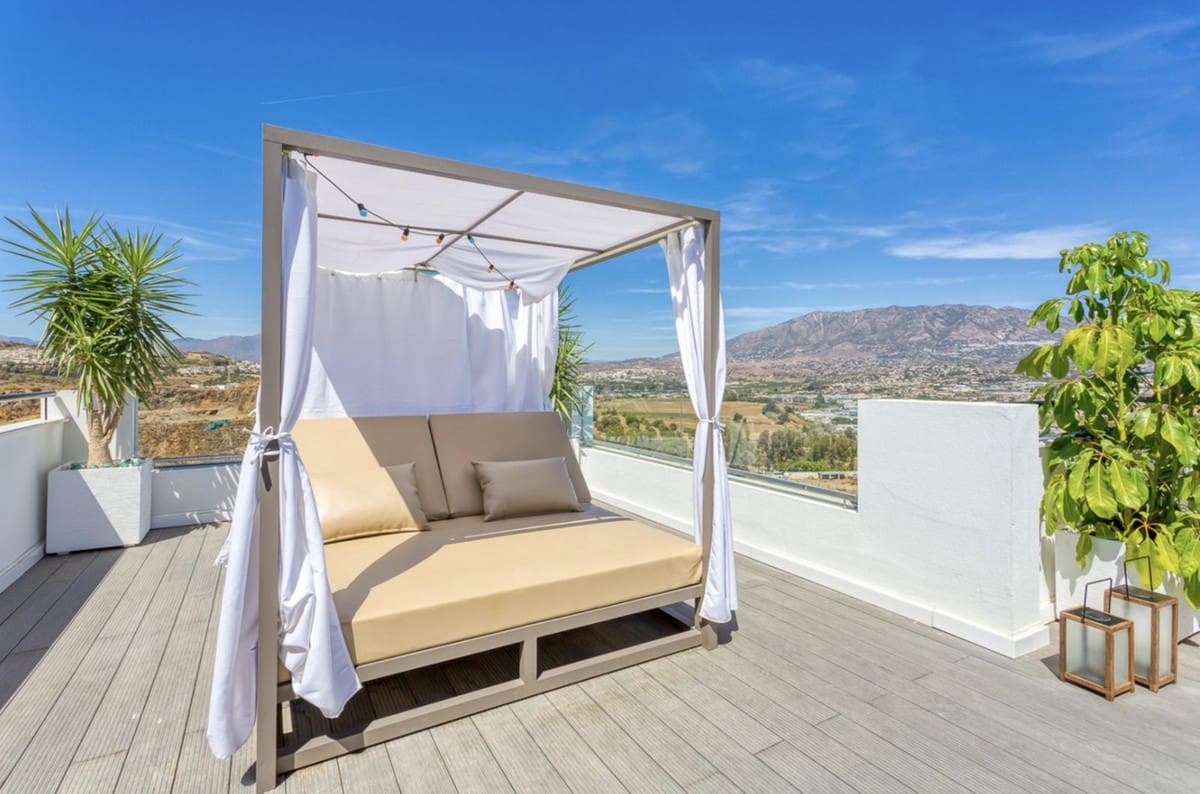 Apartamento de 2 habitaciones en Mijas en venta con piscina garaje - 339.000 € (Ref: 9263153)