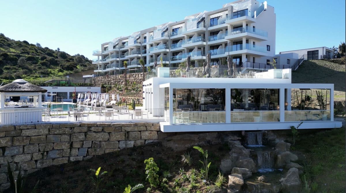 Apartamento de 2 habitaciones en Mijas en venta con piscina garaje - 339.000 € (Ref: 9263153)