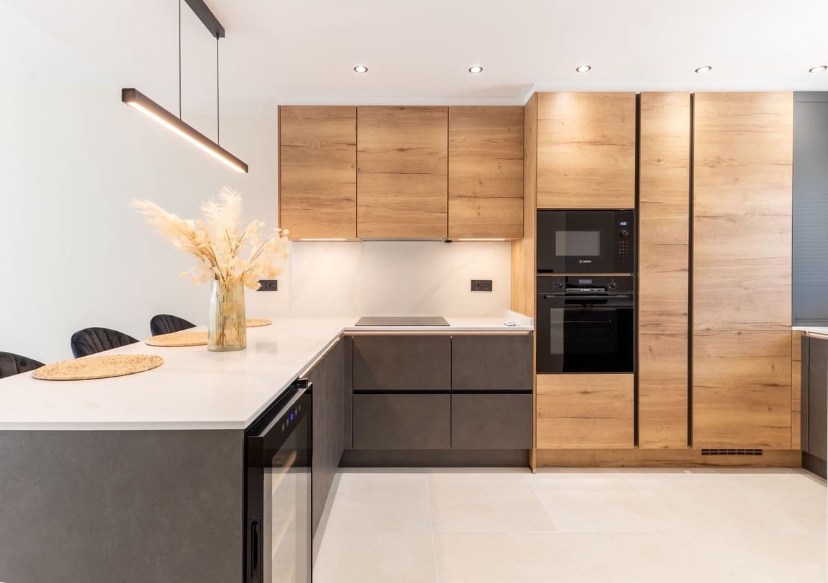 4 bedroom Townhouse for sale in Estepona with pool garage - € 695,000 (Ref: 9263772)