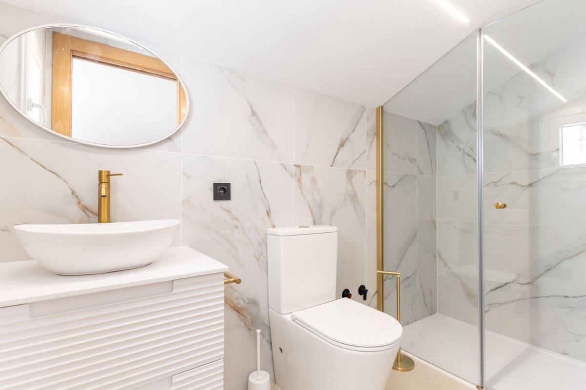 4 soveværelse Byhus til salg i New Golden Mile med swimmingpool garage - € 695.000 (Ref: 9263772)