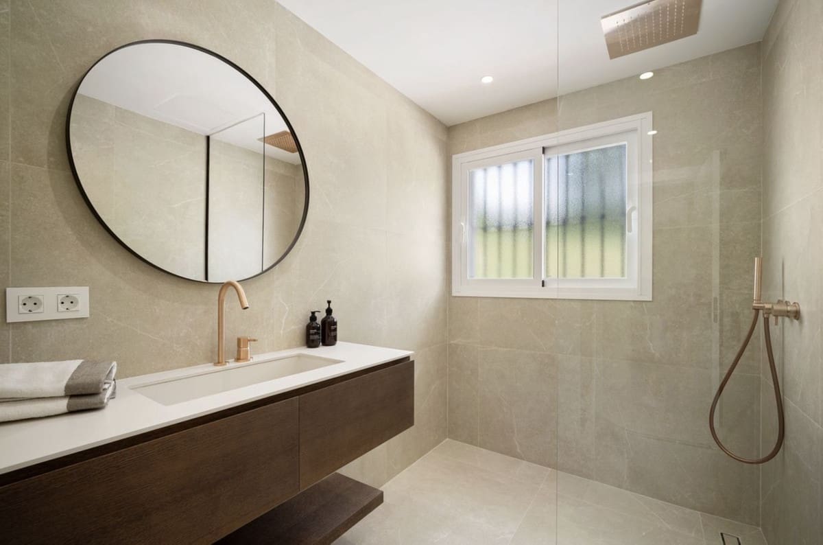 4 bedroom Townhouse for sale in Aloha Golf with pool garage - € 1,475,000 (Ref: 9267612)