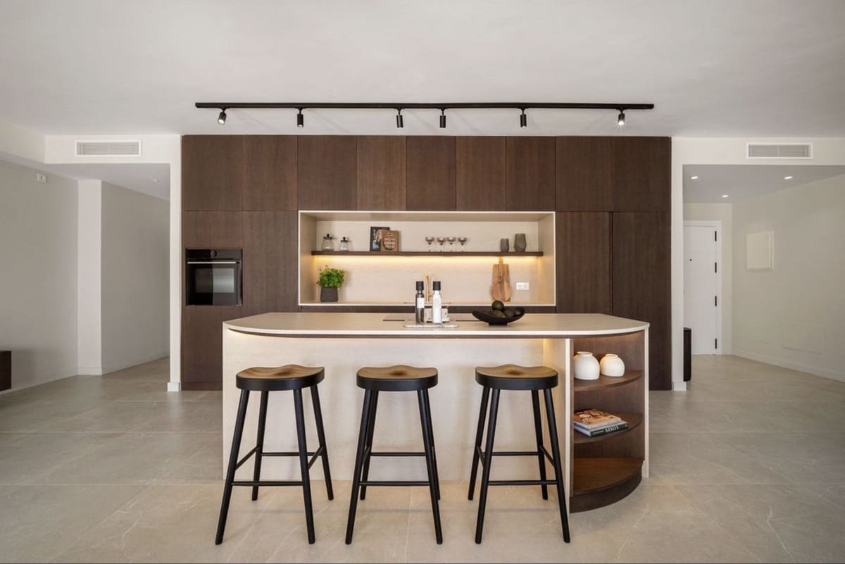 4 bedroom Townhouse for sale in Aloha Golf with pool garage - € 1,475,000 (Ref: 9267612)