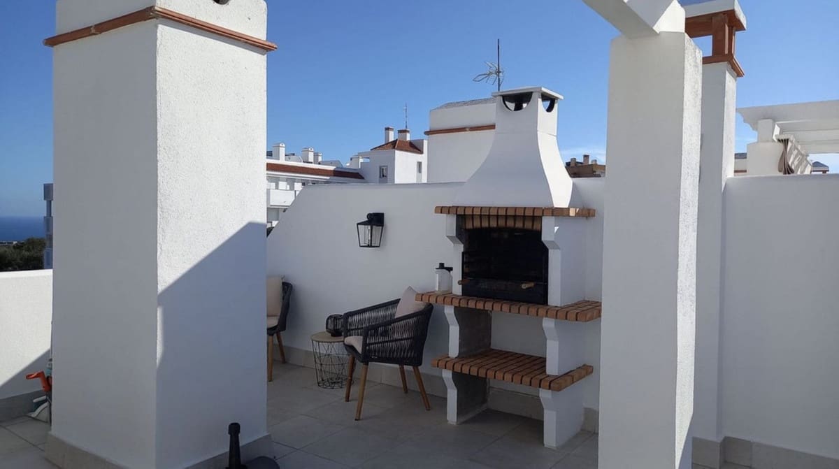 2 bedroom Penthouse for sale in Bahia de Casares with pool garage - € 290,000 (Ref: 9267613)