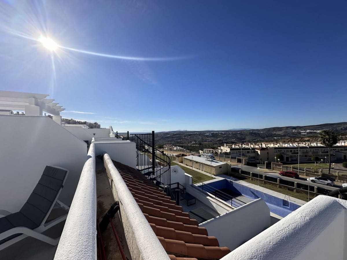 2 bedroom Penthouse for sale in Bahia de Casares with pool garage - € 290,000 (Ref: 9267613)