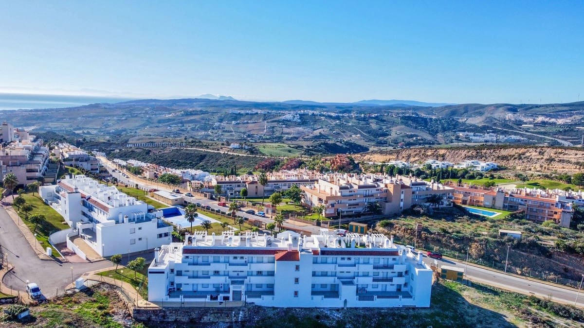 2 bedroom Penthouse for sale in Bahia de Casares with pool garage - € 290,000 (Ref: 9267613)