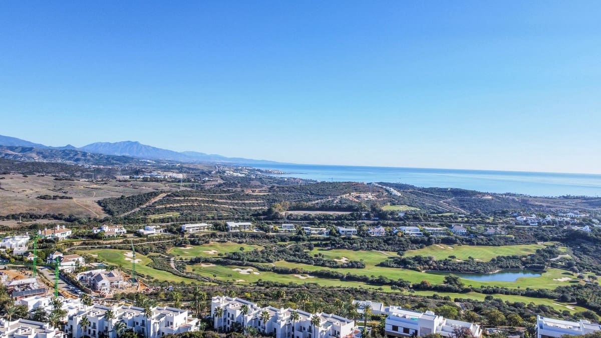 2 bedroom Penthouse for sale in Bahia de Casares with pool garage - € 290,000 (Ref: 9267613)