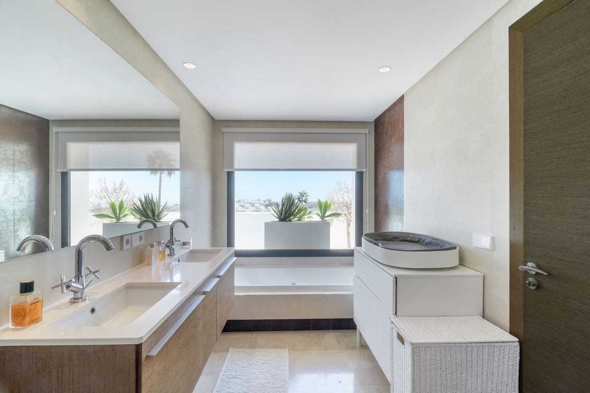 Chalet de 5 habitaciones en Benahavís en venta con piscina garaje - 2.995.000 € (Ref: 9271496)