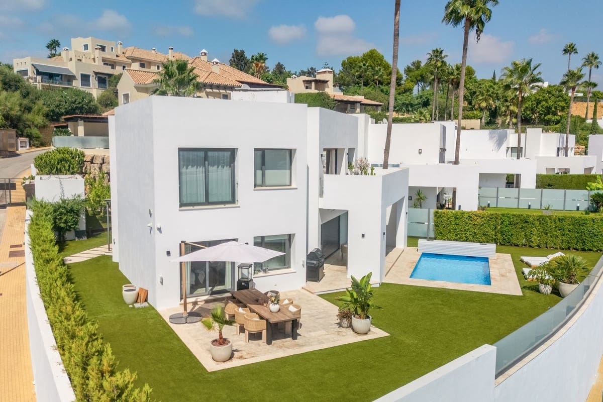 Chalet de 5 habitaciones en Benahavís en venta con piscina garaje - 2.995.000 € (Ref: 9271496)