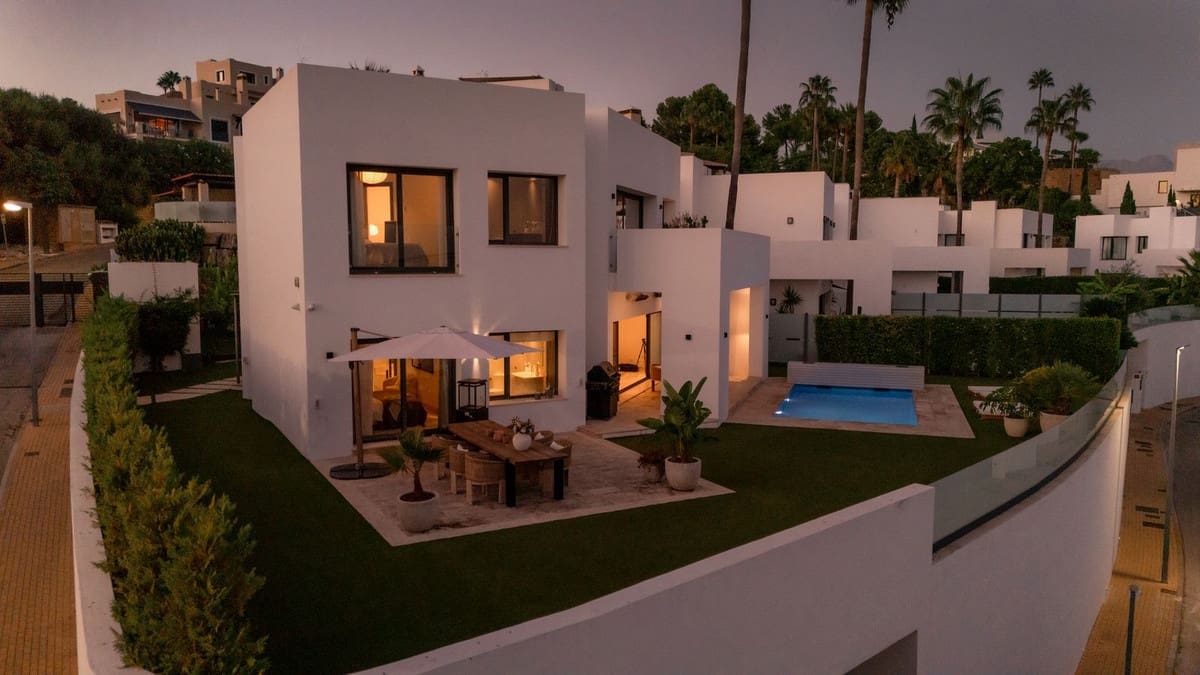 Chalet de 5 habitaciones en Benahavís en venta con piscina garaje - 2.995.000 € (Ref: 9271496)