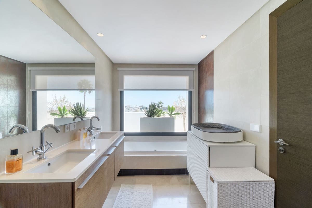 5 soveværelse Villa til salg i Benahavis med swimmingpool garage - € 2.995.000 (Ref: 9271496)