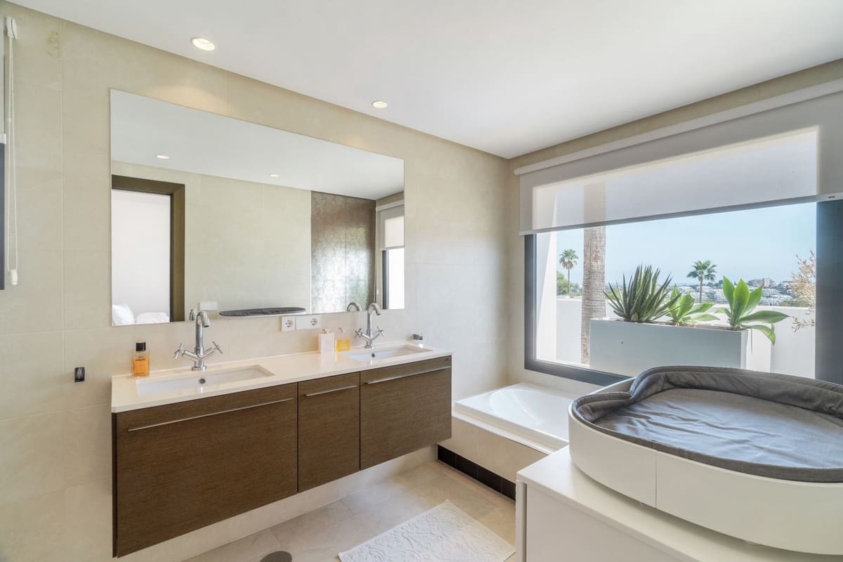 5 soveværelse Villa til salg i Benahavis med swimmingpool garage - € 2.995.000 (Ref: 9271496)