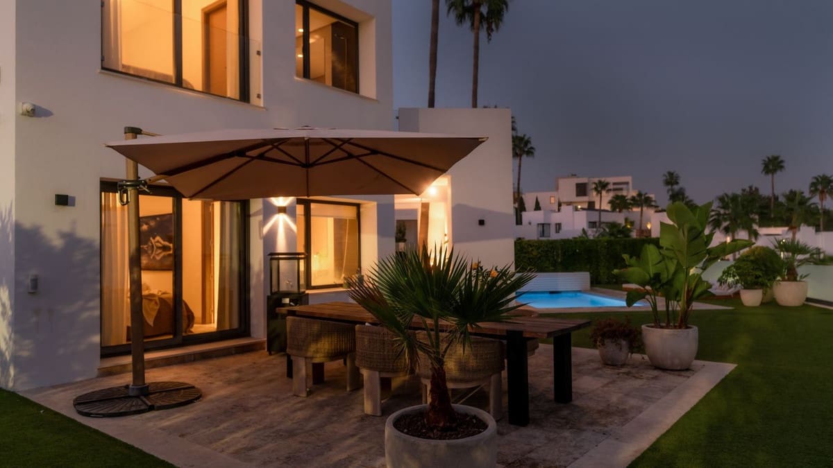 5 soveværelse Villa til salg i Benahavis med swimmingpool garage - € 2.995.000 (Ref: 9271496)