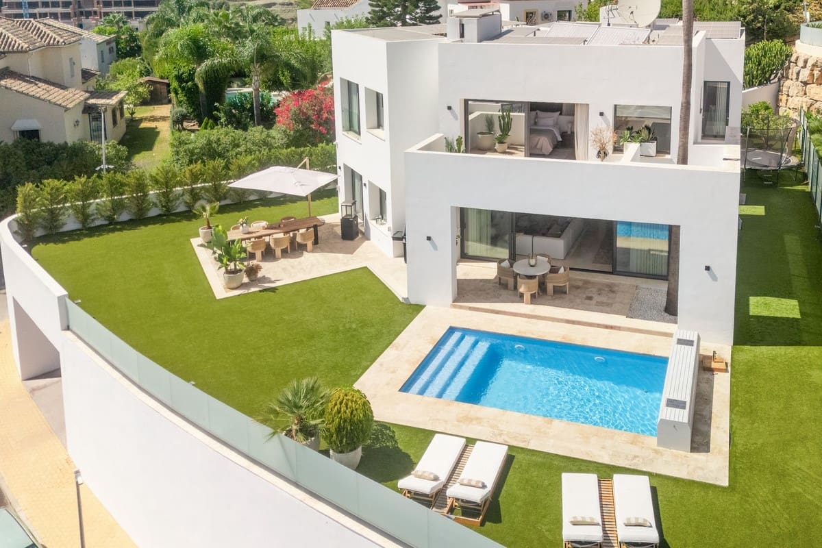 5 soveværelse Villa til salg i Benahavis med swimmingpool garage - € 2.995.000 (Ref: 9271496)