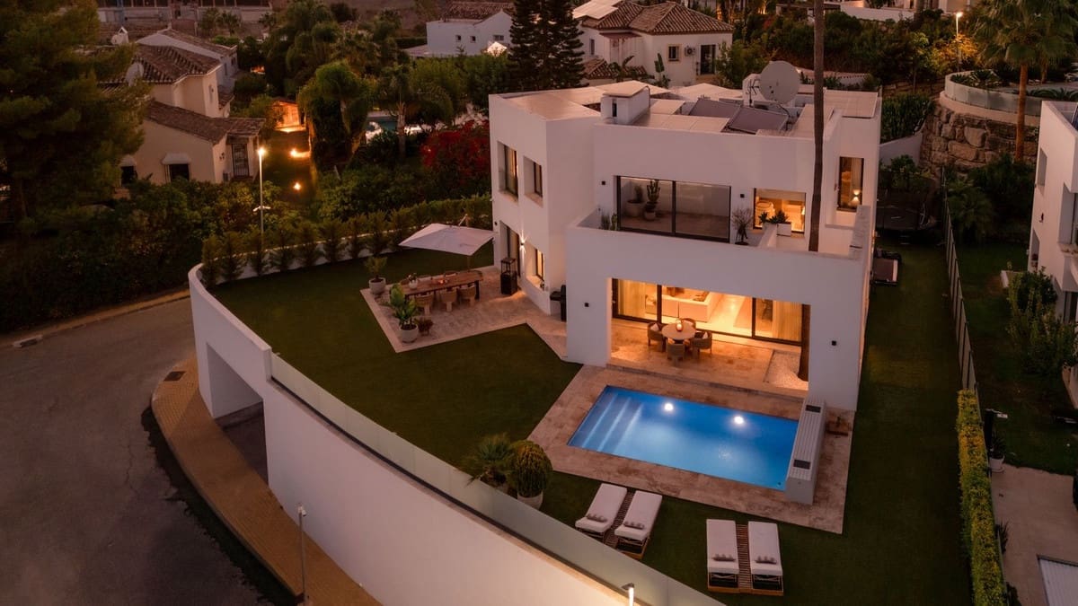 5 soveværelse Villa til salg i Benahavis med swimmingpool garage - € 2.995.000 (Ref: 9271496)