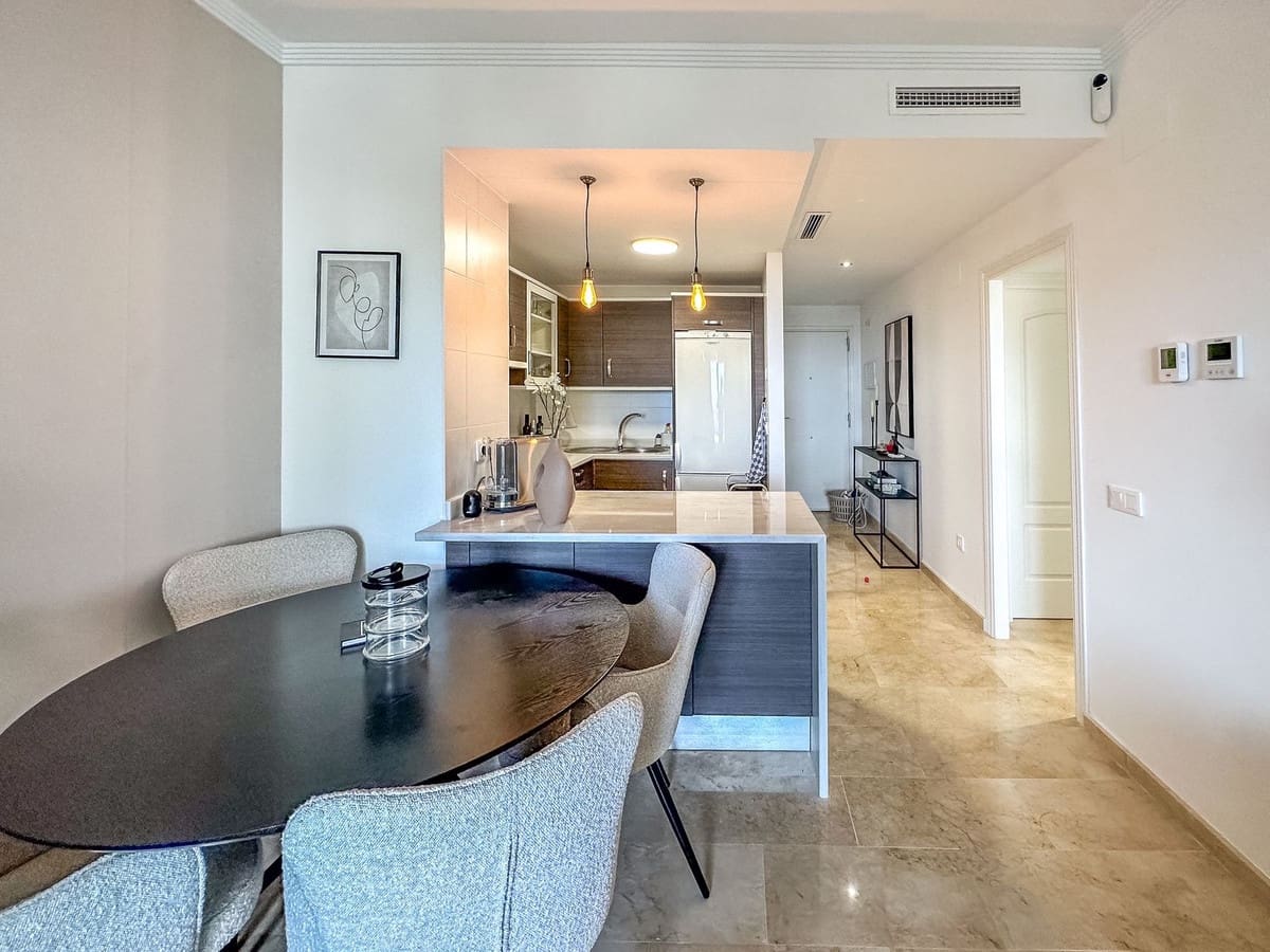 2 soveværelse Lejlighed til salg i La Duquesa / Puerto de la Duquesa med swimmingpool - € 205.000 (Ref: 9271840)