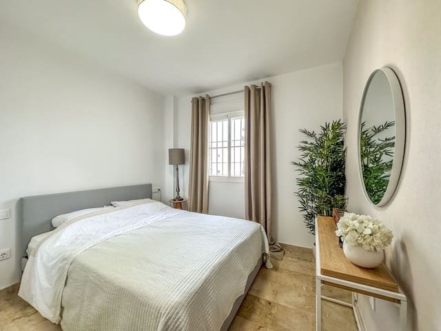 2 soveværelse Lejlighed til salg i La Duquesa / Puerto de la Duquesa, Manilva med swimmingpool - € 205.000 (Ref: 9271840)