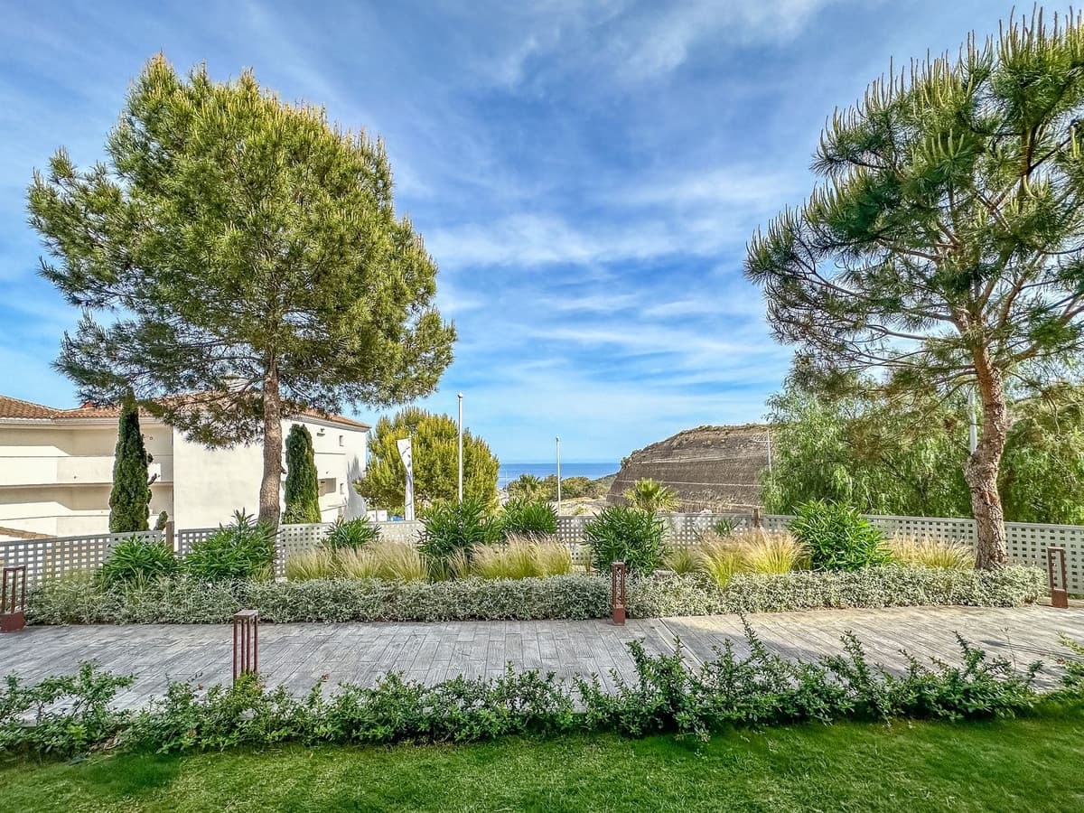 2 soveværelse Lejlighed til salg i La Duquesa / Puerto de la Duquesa med swimmingpool - € 205.000 (Ref: 9271840)