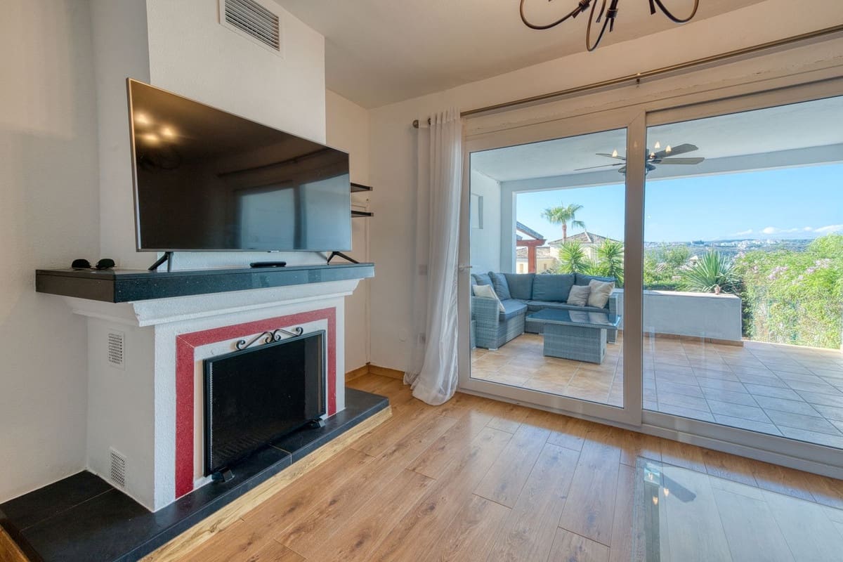 2 bedroom Townhouse for sale in La Duquesa / Puerto de la Duquesa with pool garage - € 310,000 (Ref: 9272003)