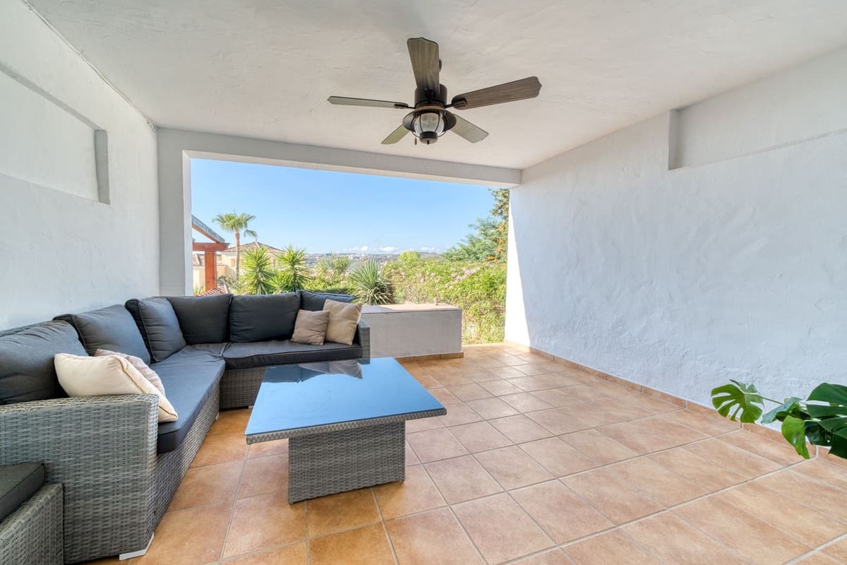 2 bedroom Townhouse for sale in La Duquesa / Puerto de la Duquesa with pool garage - € 310,000 (Ref: 9272003)