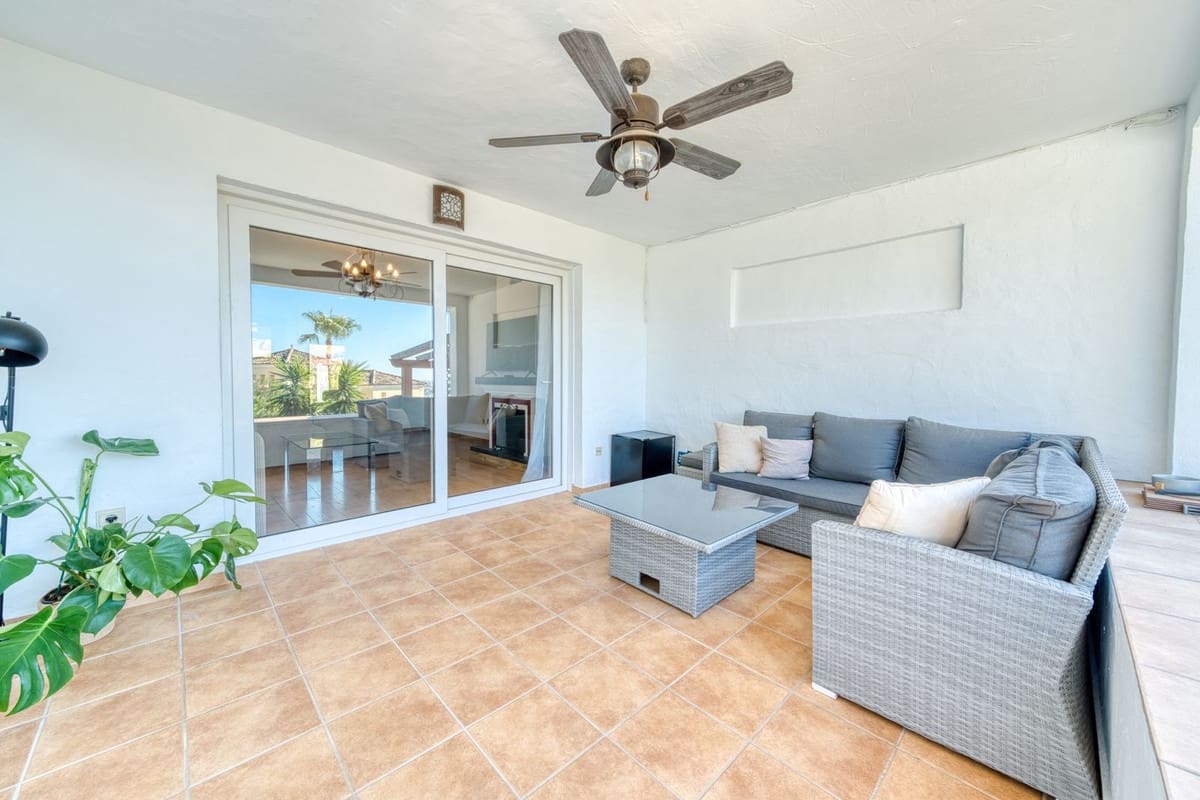 2 bedroom Townhouse for sale in La Duquesa / Puerto de la Duquesa with pool garage - € 310,000 (Ref: 9272003)