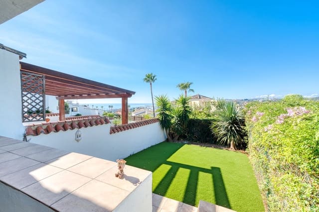 2 sypialnia Dom na sprzedaż w La Duquesa / Puerto de la Duquesa, Manilva z basenem garażem - 310 000 € (Ref: 9272003)