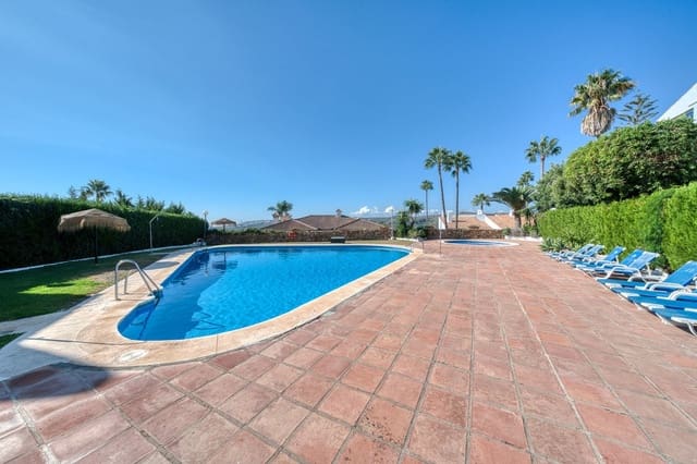 2 sypialnia Dom na sprzedaż w La Duquesa / Puerto de la Duquesa, Manilva z basenem garażem - 310 000 € (Ref: 9272003)