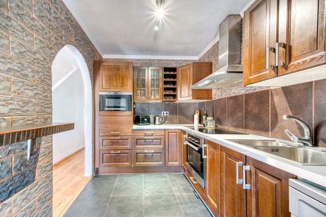 2 sypialnia Dom na sprzedaż w La Duquesa / Puerto de la Duquesa, Manilva z basenem garażem - 310 000 € (Ref: 9272003)