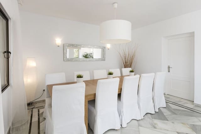 6 sypialnia Willa na sprzedaż w Marbella z basenem garażem - 2 525 000 € (Ref: 9273202)