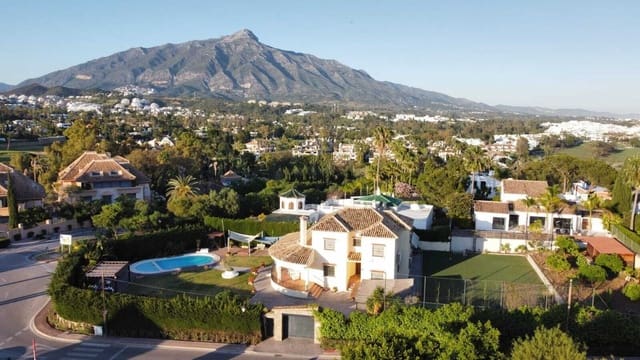 6 sovrum Villa till salu i Marbella med pool garage - 2 525 000 € (Ref: 9273202)