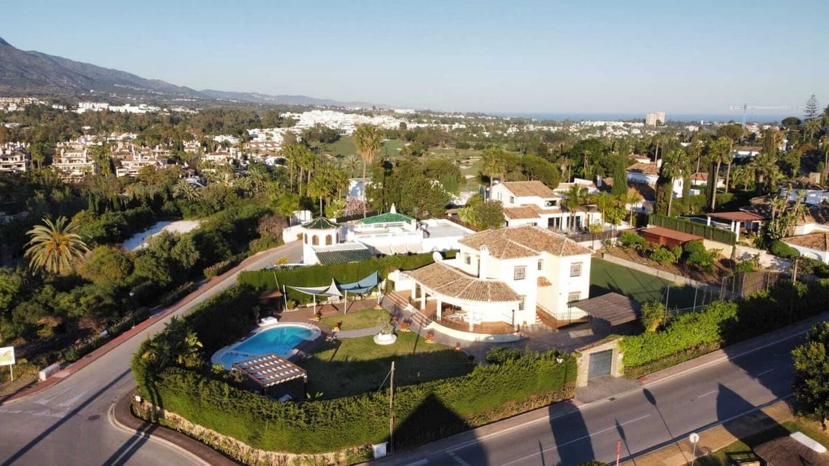 6 sovrum Villa till salu i Marbella med pool garage - 2 525 000 € (Ref: 9273202)