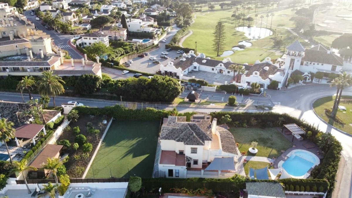 6 sovrum Villa till salu i Marbella med pool garage - 2 525 000 € (Ref: 9273202)
