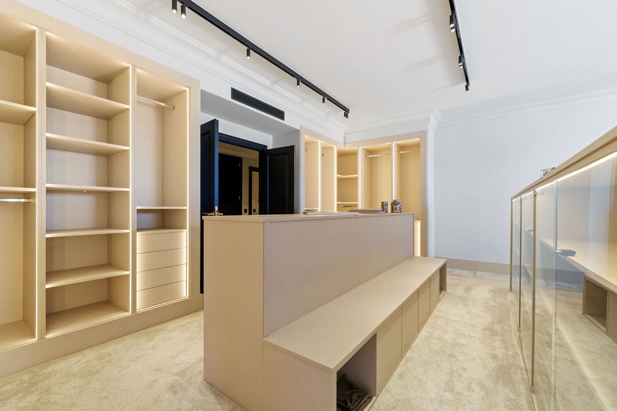 Apartamento de 4 habitaciones en Marbella en venta con piscina garaje - 3.695.000 € (Ref: 9278773)